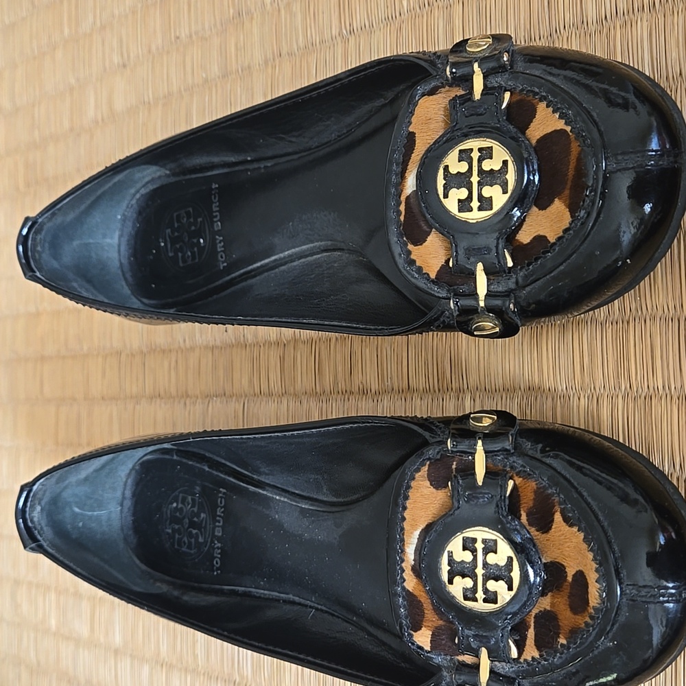 Tory Burch Black Leather Loafers with Leopard Print